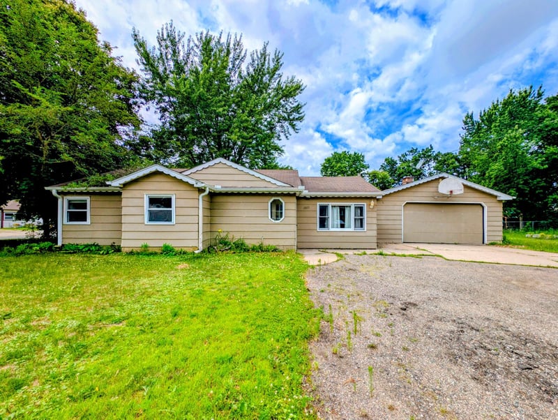 1003 9th Ave, Anoka, MN 55303