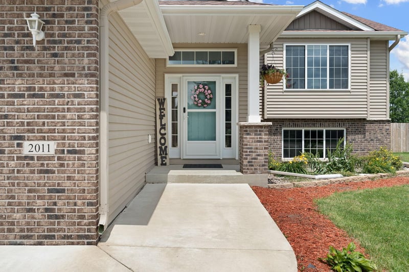 2011 12th Ave NE, Austin, MN 55912