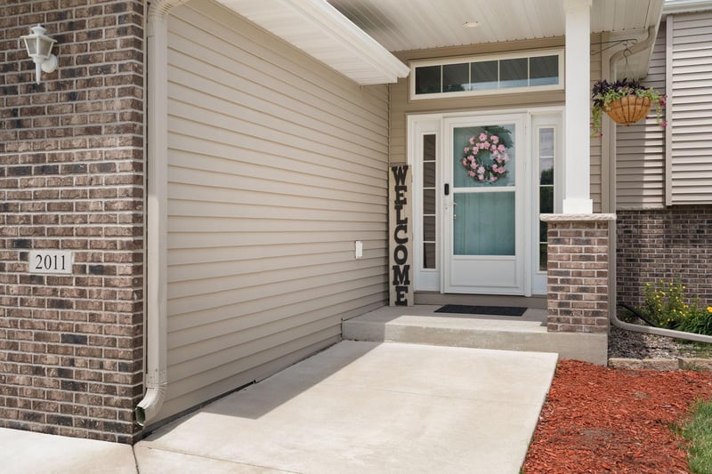 2011 12th Ave NE, Austin, MN 55912