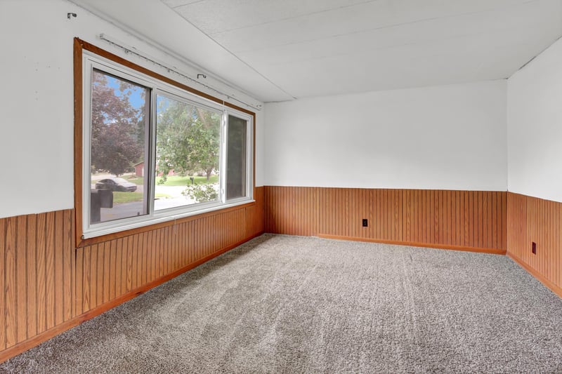900 Louise Ln, Lake City, MN 55041