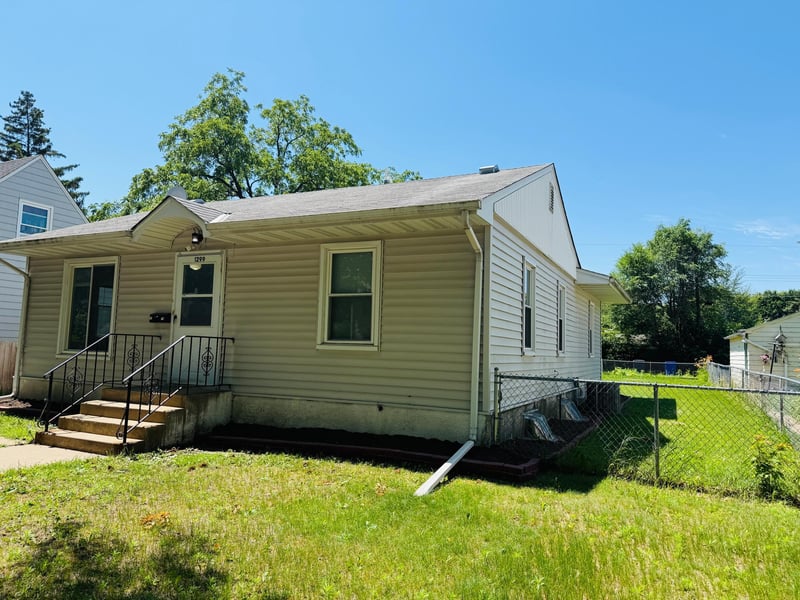 1299 Matilda St, Saint Paul, MN 55117