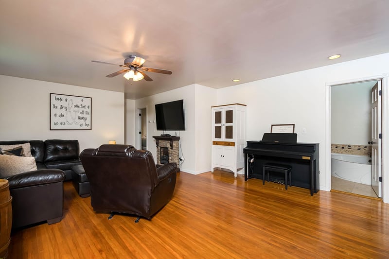 404 Paquin St E, Waterville, MN 56096