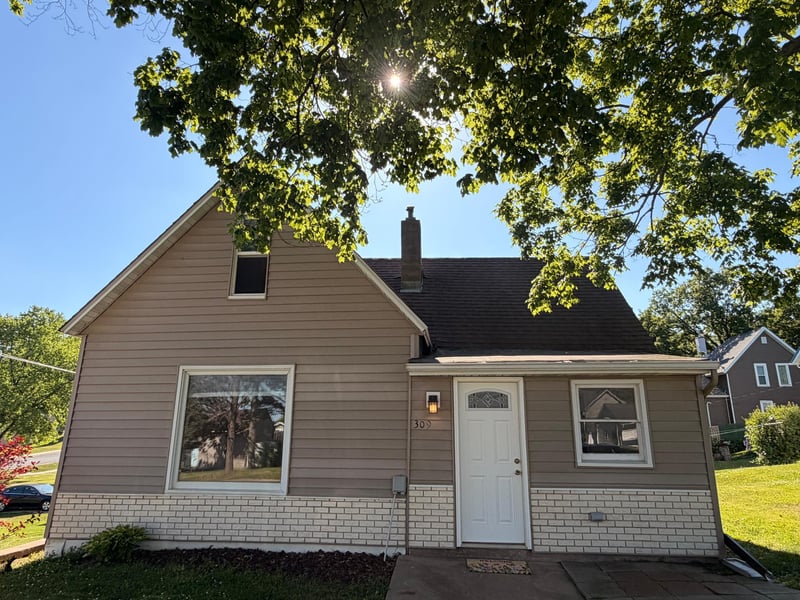309 Pleasant St NE, Preston, MN 55965
