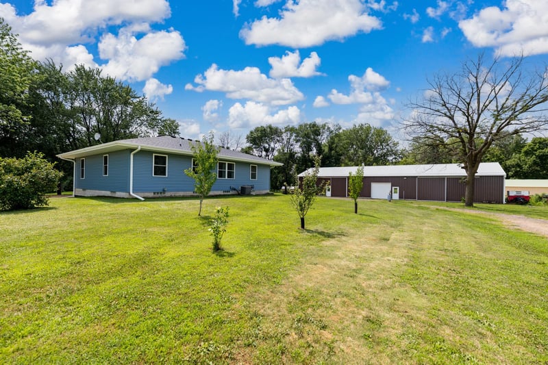 38110 190th St, Green Isle, MN 55338