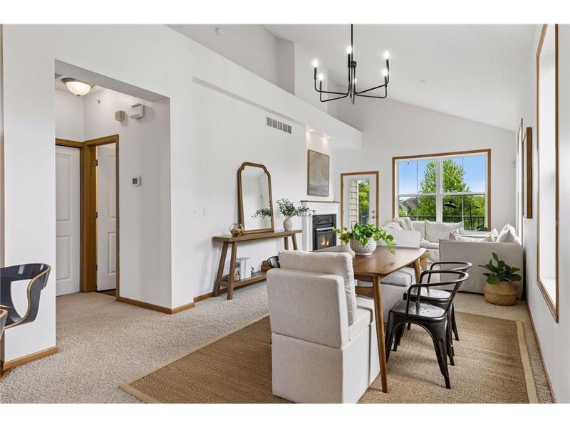 8413 Forestview Ln N #101, Maple Grove, MN 55369