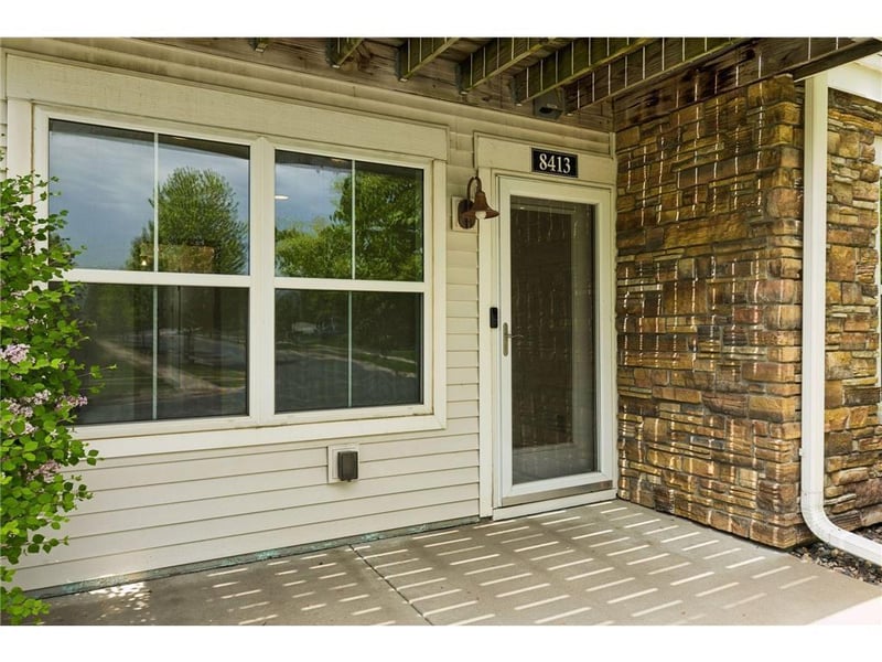 8413 Forestview Ln N #101, Maple Grove, MN 55369