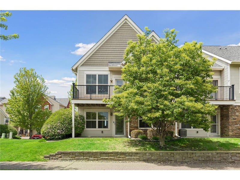 8413 Forestview Ln N #101, Maple Grove, MN 55369
