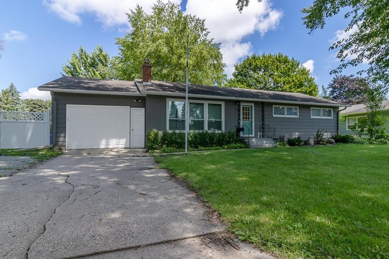 234 15th St SW, Owatonna, MN 55060