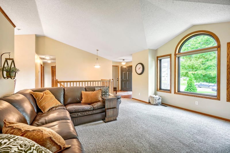 20250 Spoonbill Ct, Rogers, MN 55374
