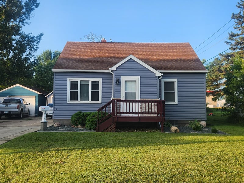 814 3rd St SE, Pipestone, MN 56164