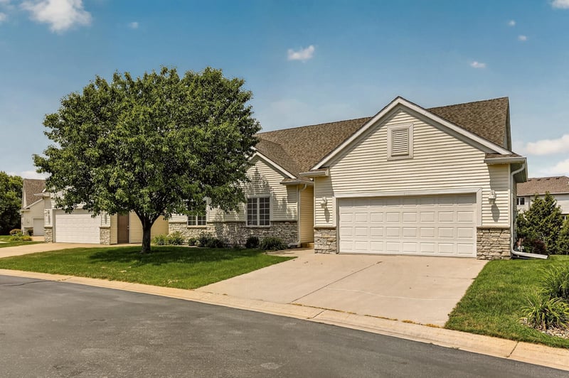 2322 Coral Ct NE, Rochester, MN 55906