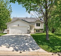 4008 Pennsylvania Ave, Eagan, MN 55123