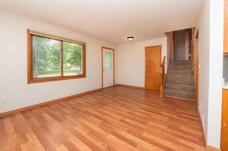 821 Birch St SW, Isanti, MN 55040
