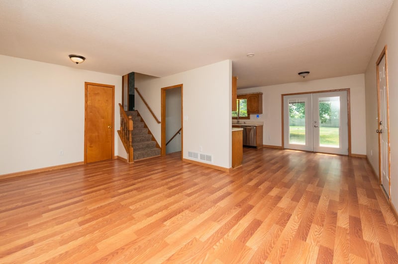 821 Birch St SW, Isanti, MN 55040