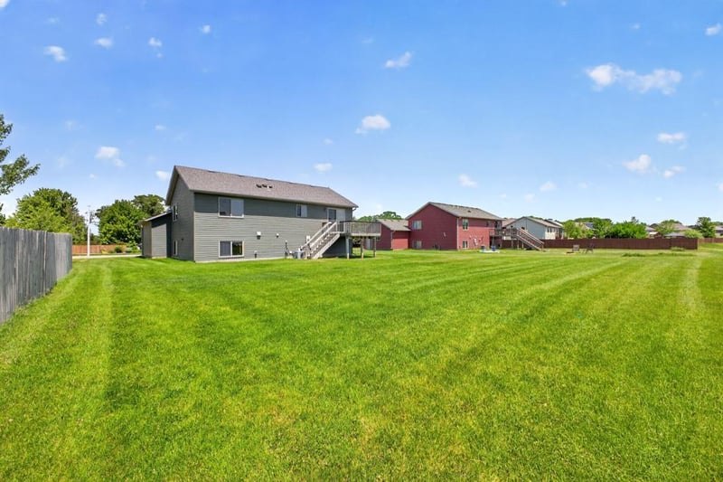 4024 Stone Point Dr NE, Rochester, MN 55906