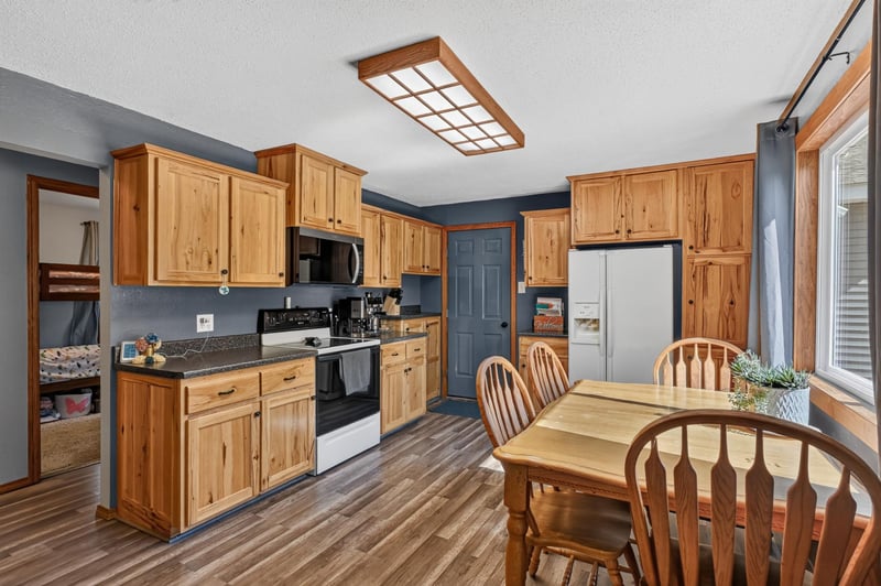 802 John St, Starbuck, MN 56381