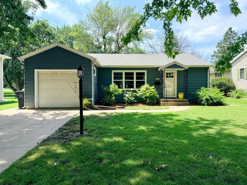 1311 Elmwood Ave, Worthington, MN 56187