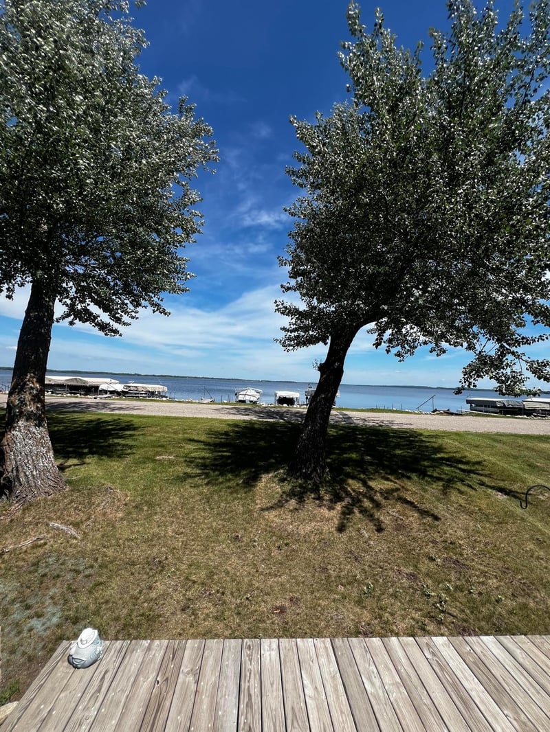 1208 E Lake St, Osakis, MN 56360