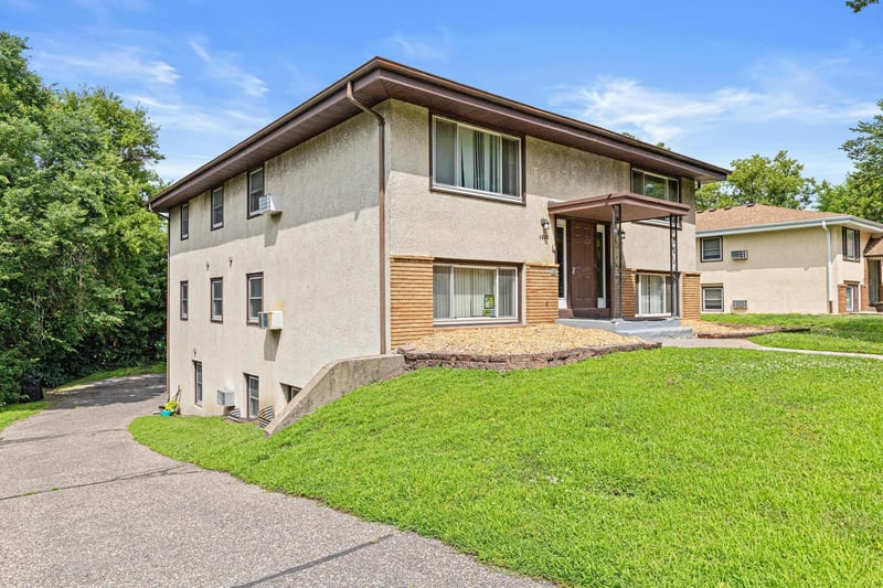4220 4th St NE, Columbia Heights, MN 55421