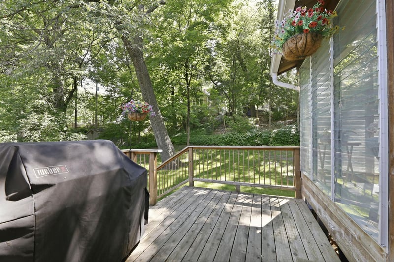 250 Glenbrook Rd N, Wayzata, MN 55391