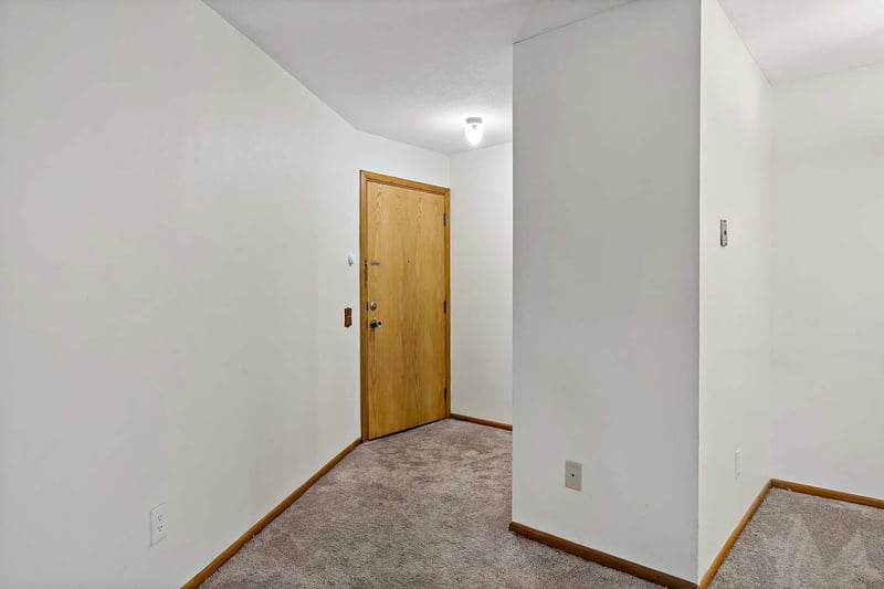 9147 Highway 55 #102, Golden Valley, MN 55427