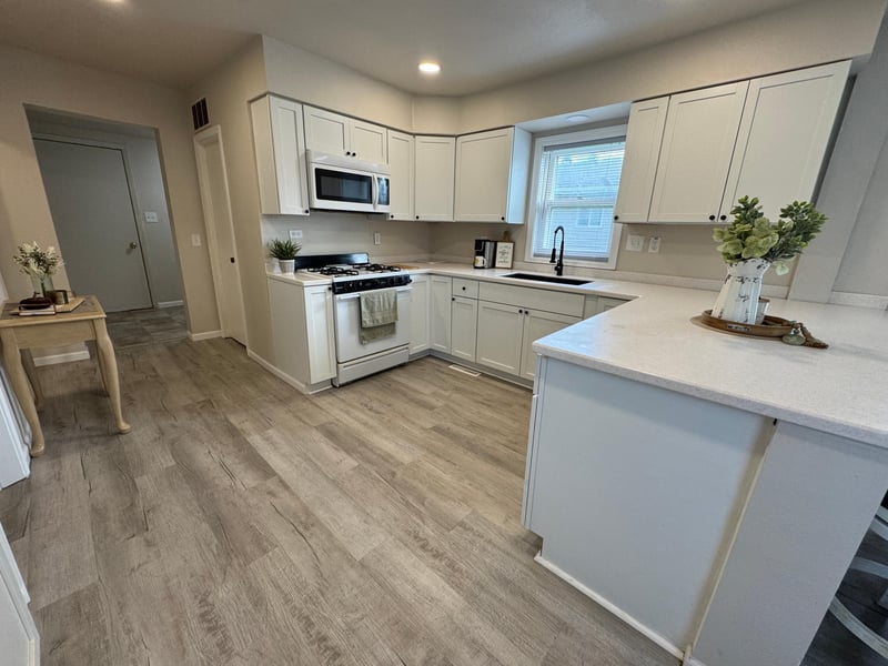 709 Center St E, Roseau, MN 56751