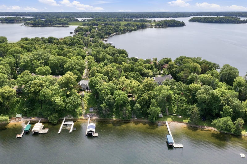 34XX Warner Ln, Mound, MN 55364