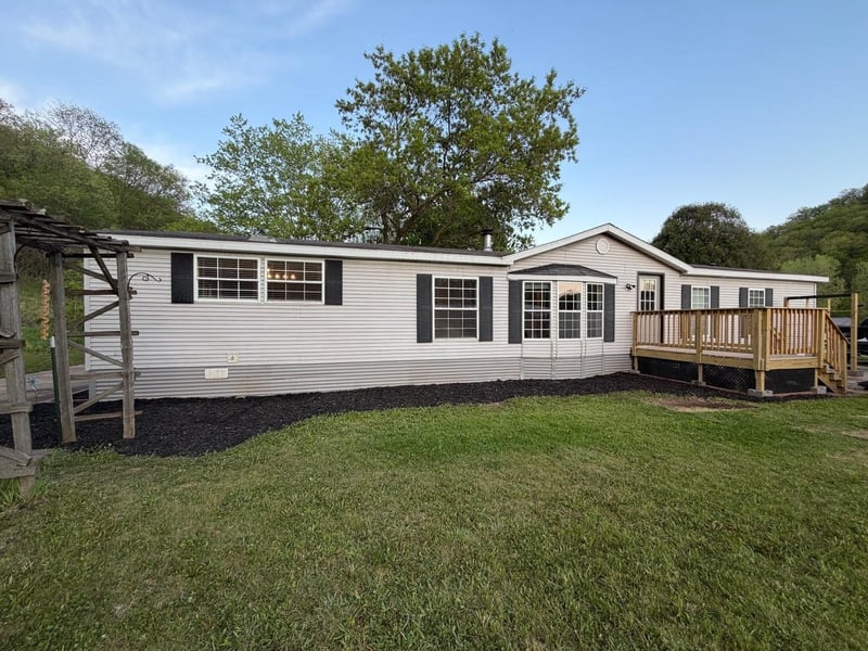 13C Hickory Ln, Winona, MN 55987