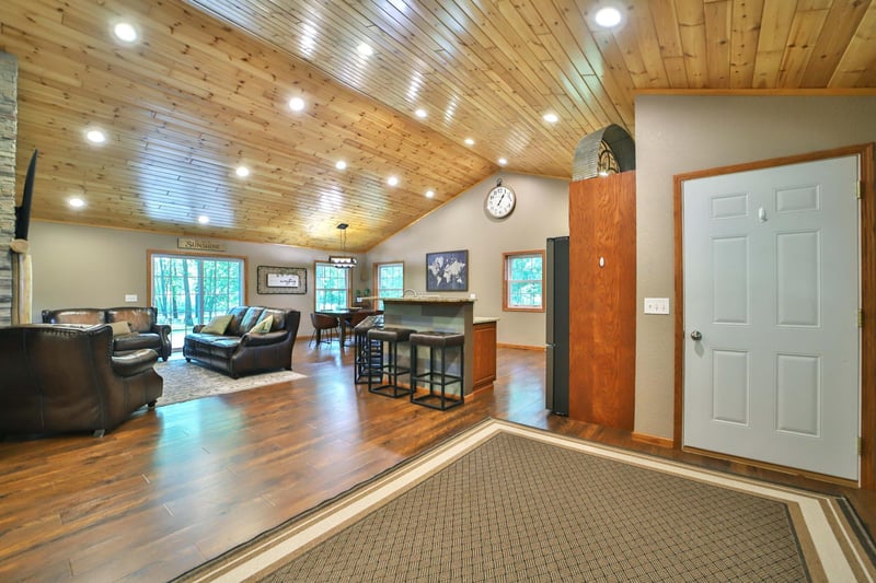 2311 E River Rd, Motley, MN 56466