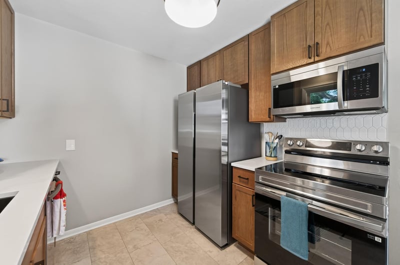 2075 Hawthorne Ave E, Saint Paul, MN 55119
