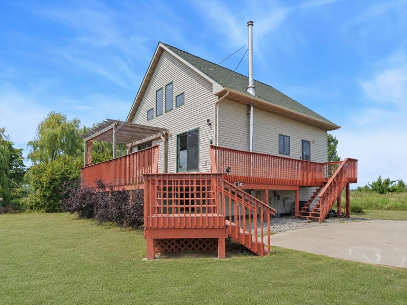 14206 170th St, Milaca, MN 56353