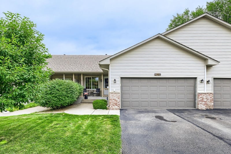 15424 Weaver Lake Rd, Maple Grove, MN 55311