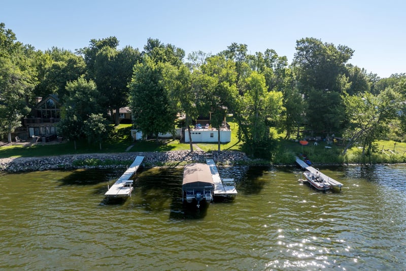 911 Reed St N, Waterville, MN 56096
