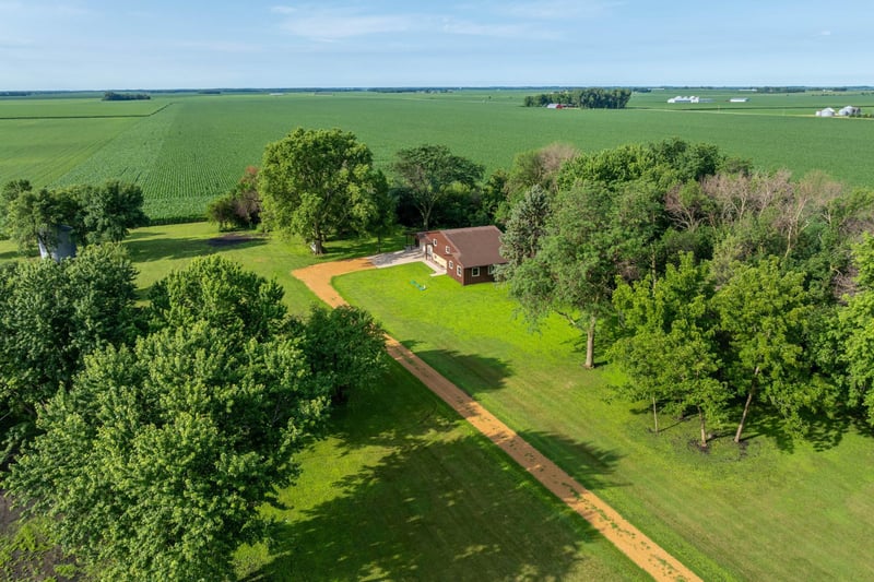 56977 142nd St, Mapleton, MN 56065