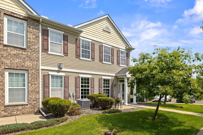 1246 Chateau Ave #409, Maplewood, MN 55109