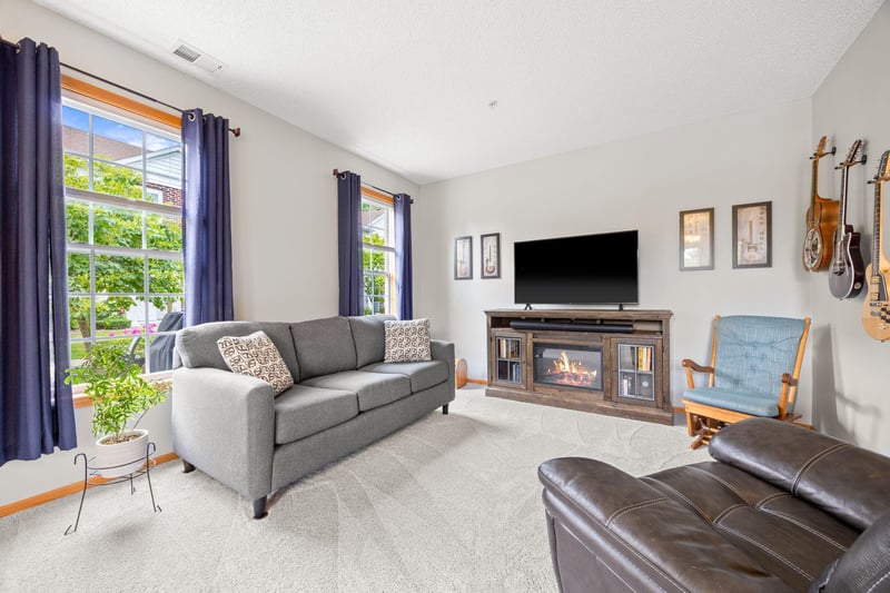 1246 Chateau Ave #409, Maplewood, MN 55109
