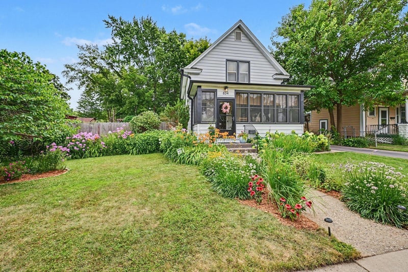 834 Stryker Ave, Saint Paul, MN 55107