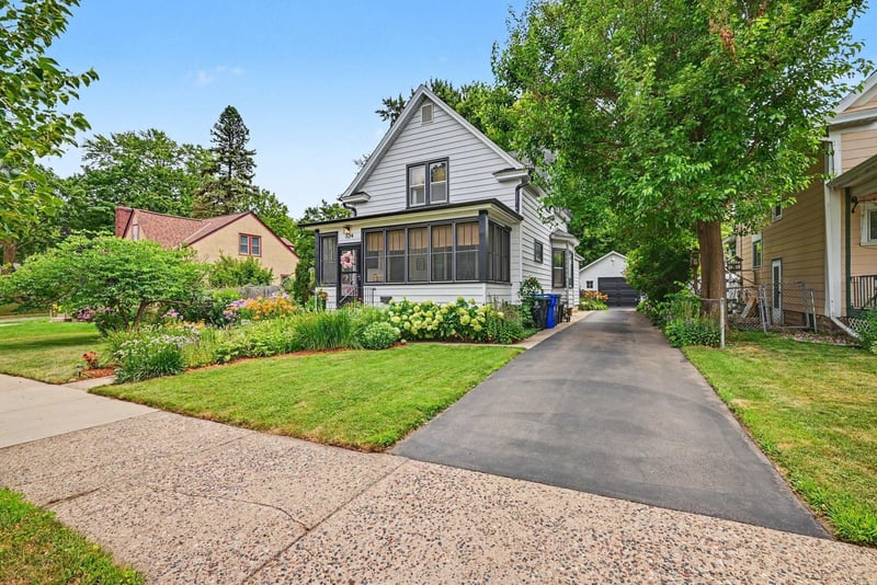 834 Stryker Ave, Saint Paul, MN 55107
