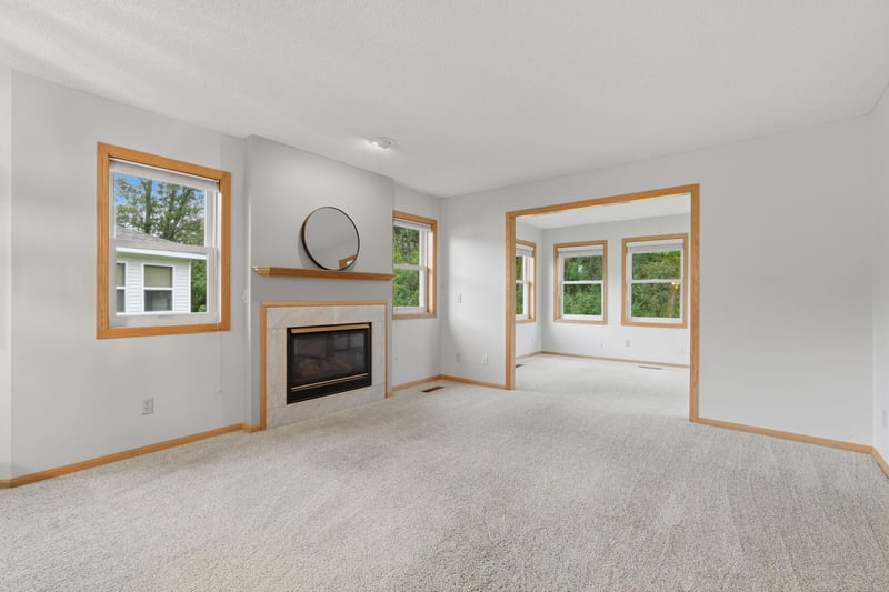 3640 Gershwin Cir N, Oakdale, MN 55128