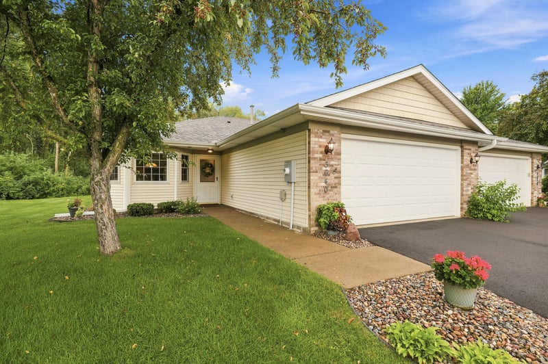 3640 Gershwin Cir N, Oakdale, MN 55128
