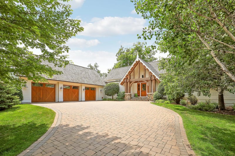 415 Carpenters Pt, Wayzata, MN 55391