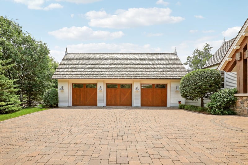 415 Carpenters Pt, Wayzata, MN 55391