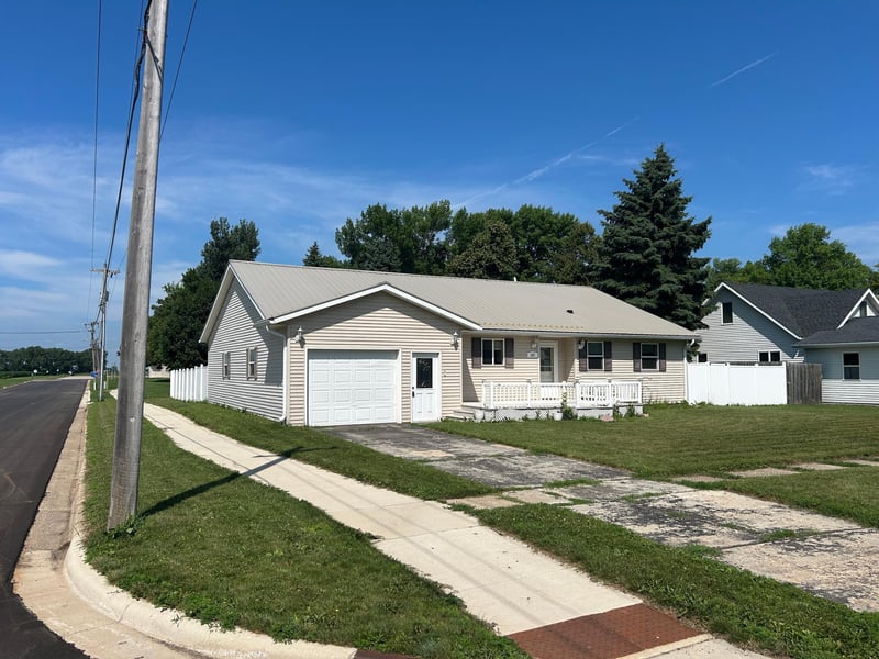 137 Maple St, Tyler, MN 56178