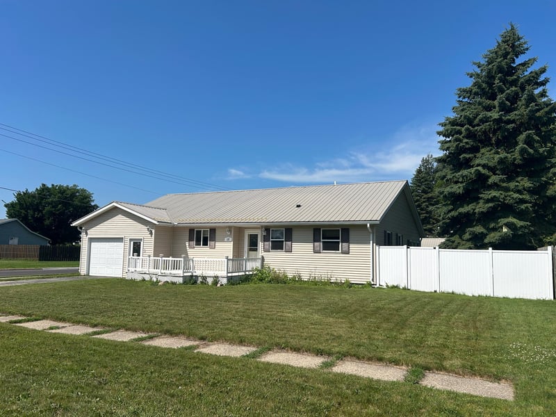 137 Maple St, Tyler, MN 56178