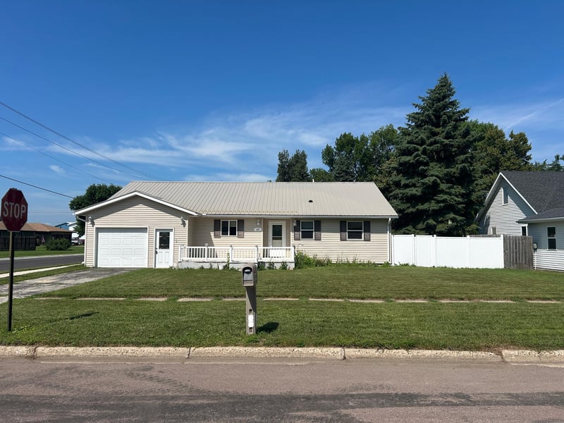 137 Maple St, Tyler, MN 56178
