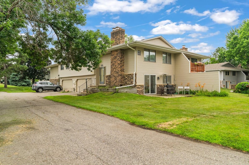11913 70th Pl N, Maple Grove, MN 55369