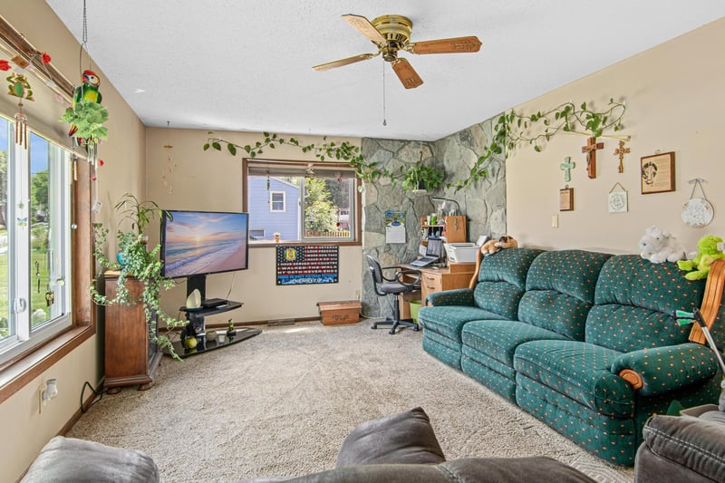 1006 College St, Northfield, MN 55057