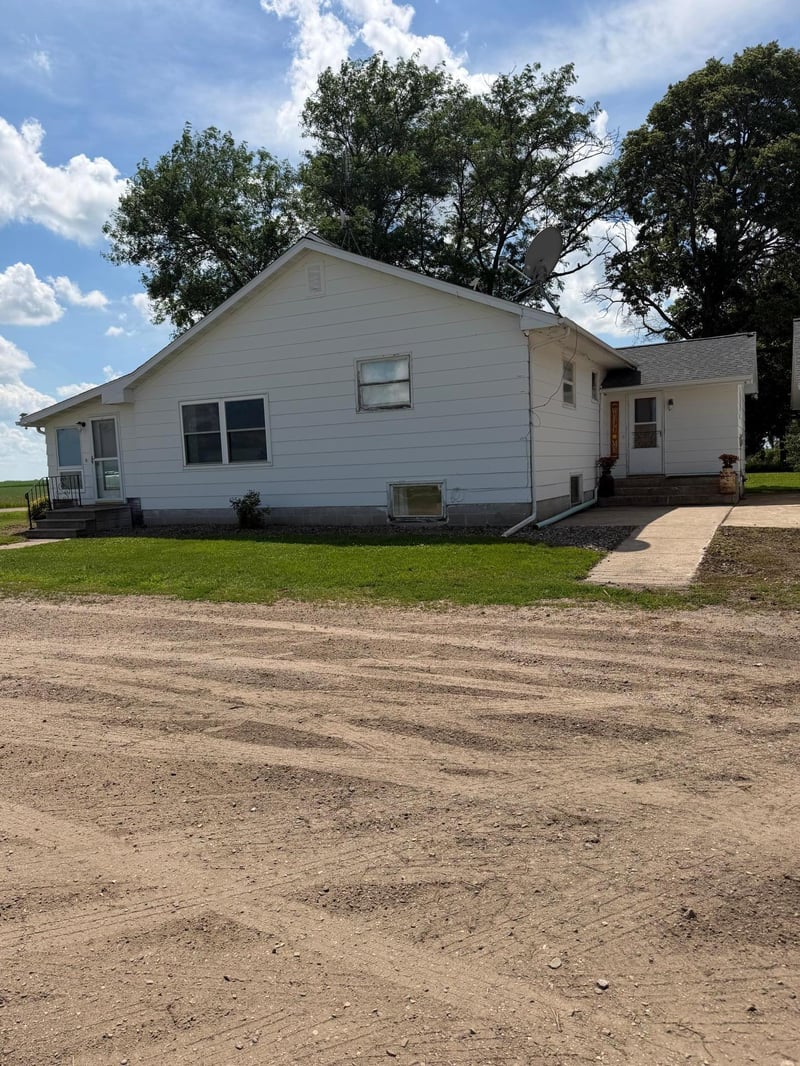80658 400th St, Lewisville, MN 56060