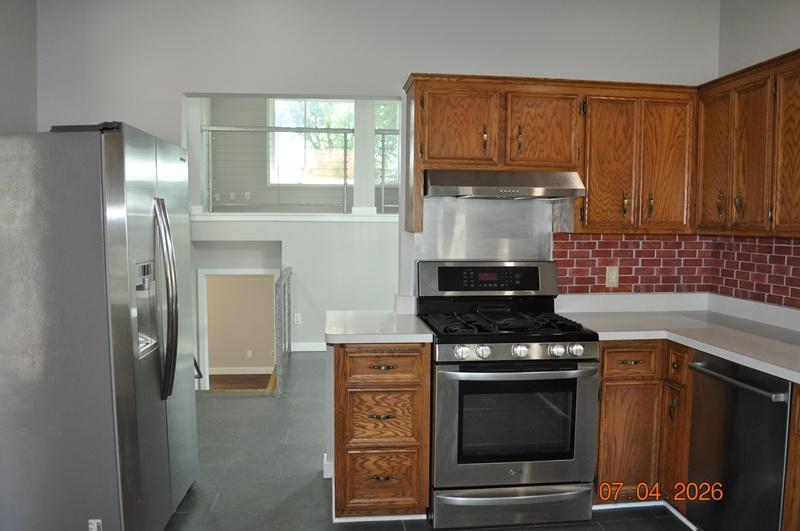 1007 Briar Creek Rd, Eagan, MN 55123