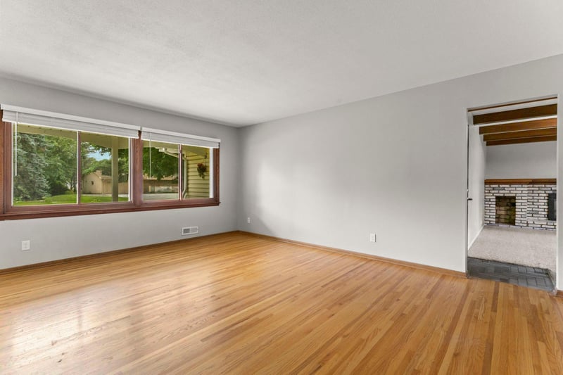 8460 Westbend Rd, Golden Valley, MN 55427